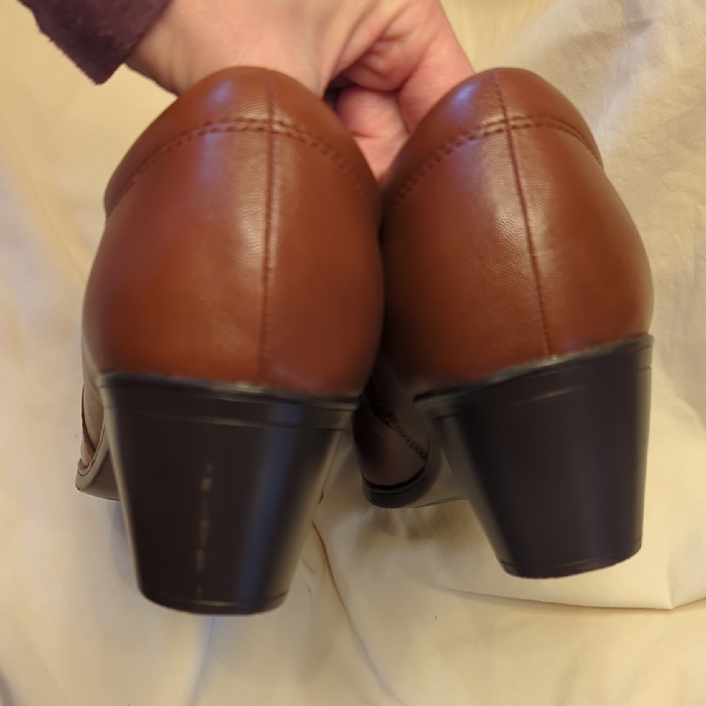 Womens Clarks Elegant Brown Heeled Shoes Size 9.5 - Picture 9 of 11